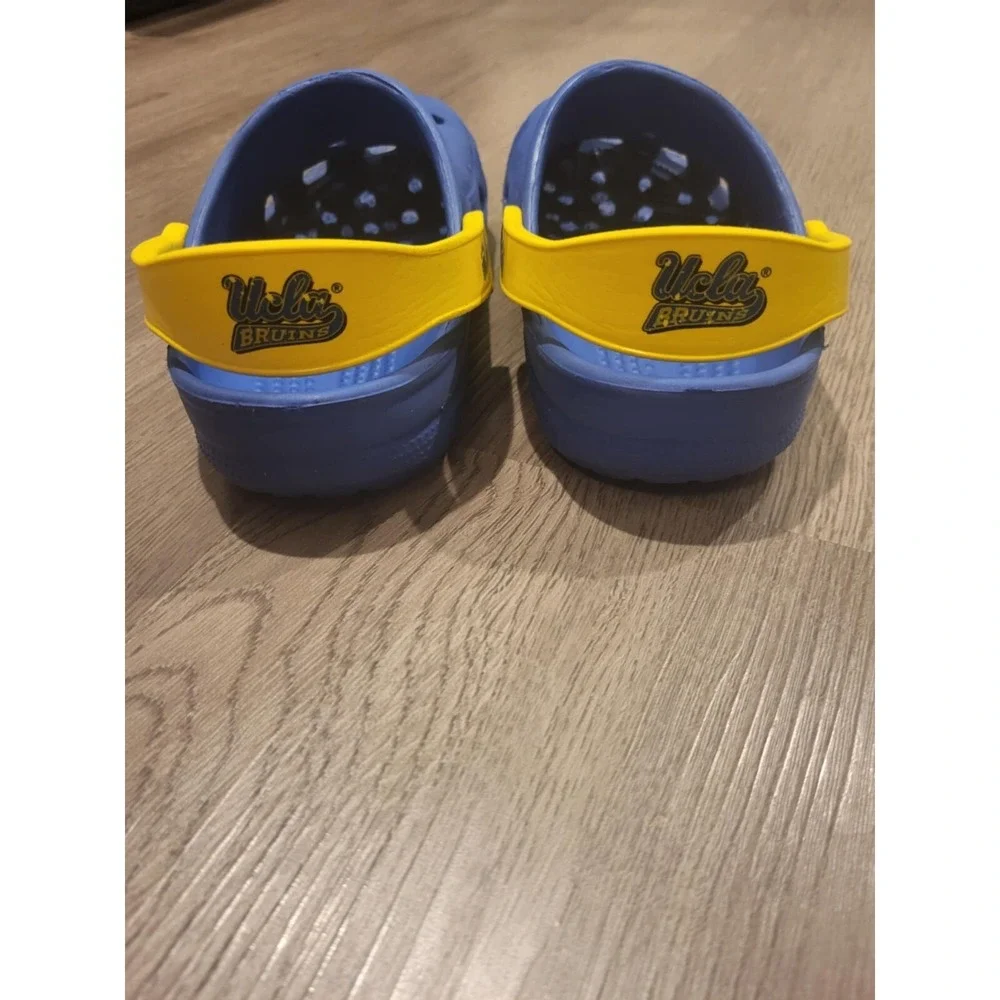 Crocs Classic Blue UCLA Size XS W 4-5 Bruins Slide Clog Sandals